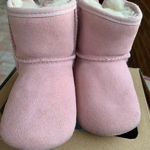 Baby girl UGGS size 4/5 for 12-18 months
